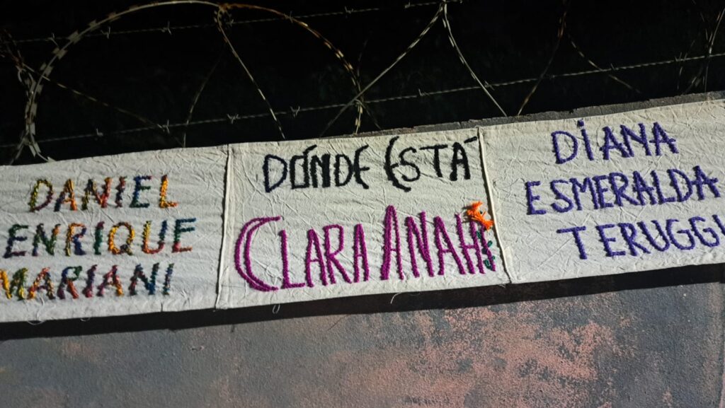 Bordadoras en Paseo de la Memoria de Villa elisa