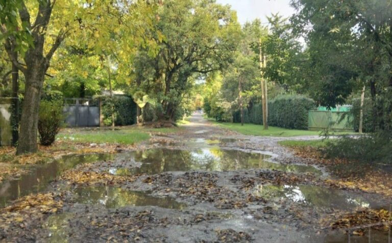 calles destruidas en Villa Elisa